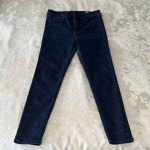 Rag & Bone size 30 high rise ankle skinny jean in dark wash stretchy!